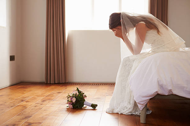 marier-triste-abandon-rejet-amour-brisé-divorce